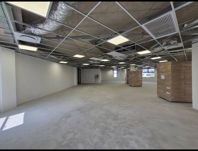 512M² OFFICE TO LET IN GLENADRIENNE EAST